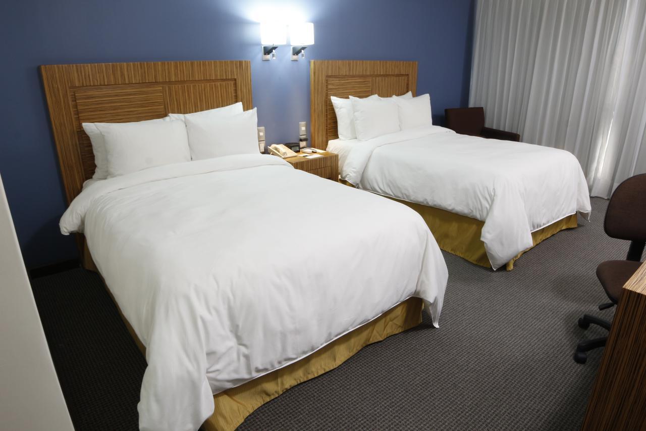 Radisson Hotel & Convention Center טולוקה מראה חיצוני תמונה